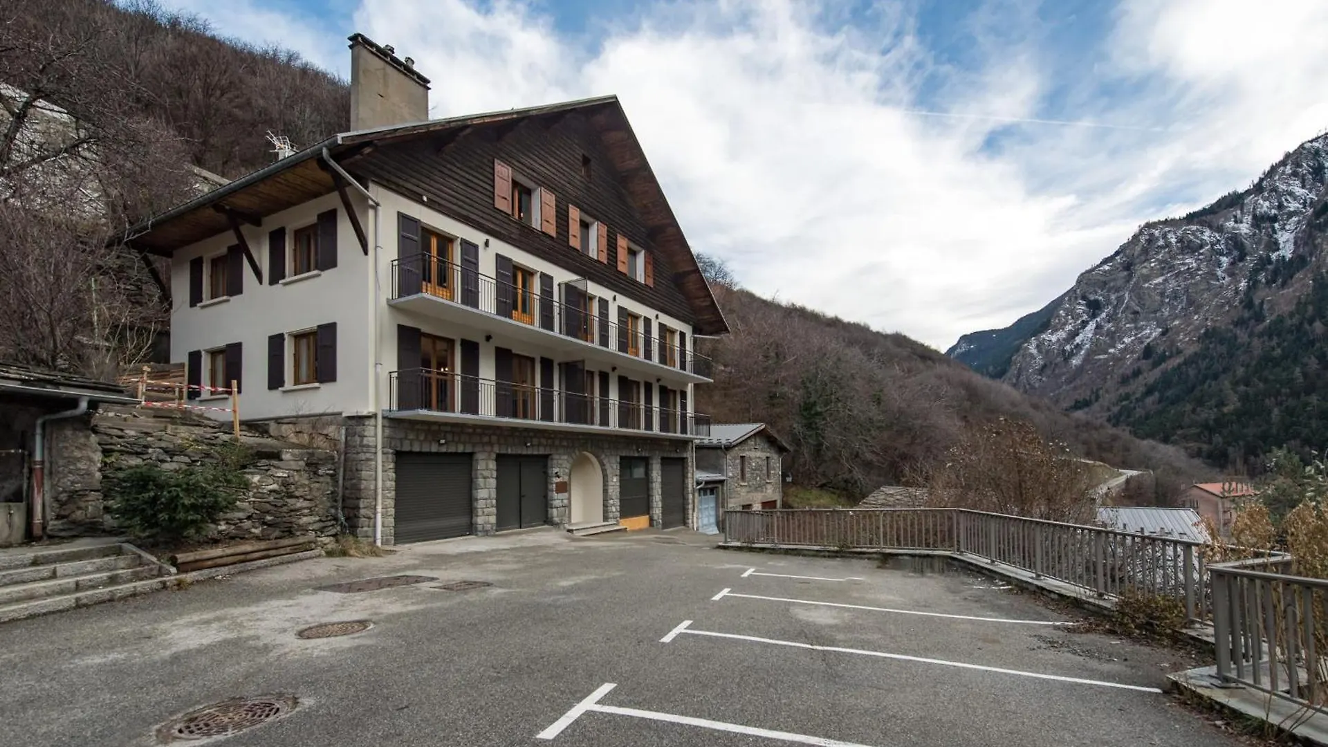 Holiday home 4 To 6 People In Orelle Direct To 3 Vallees France
